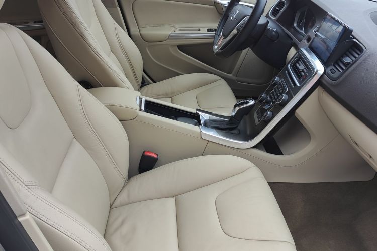 沃尔沃S60 2014款 S60L T5 智驭版车身外观6012