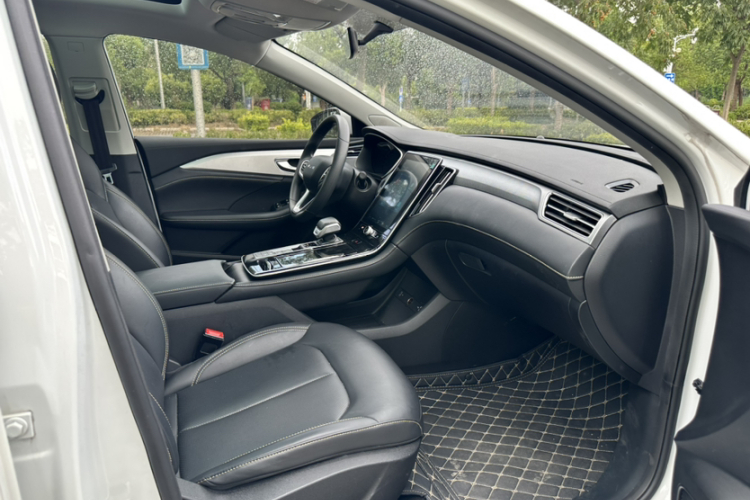 荣威i6 MAX新能源 2023款 EV 420天幕特别版局部细节41