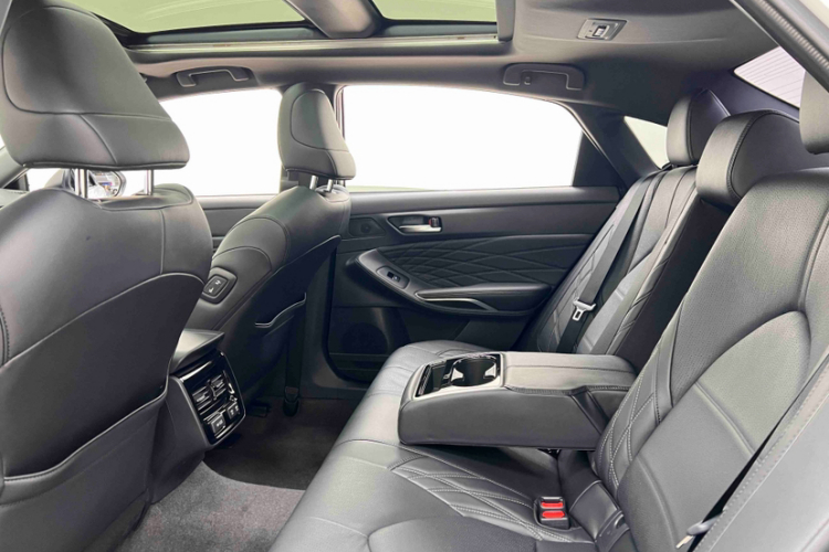 丰田 亚洲龙 2019款 双擎 2.5L XLE尊贵版 国VI中控内饰7007