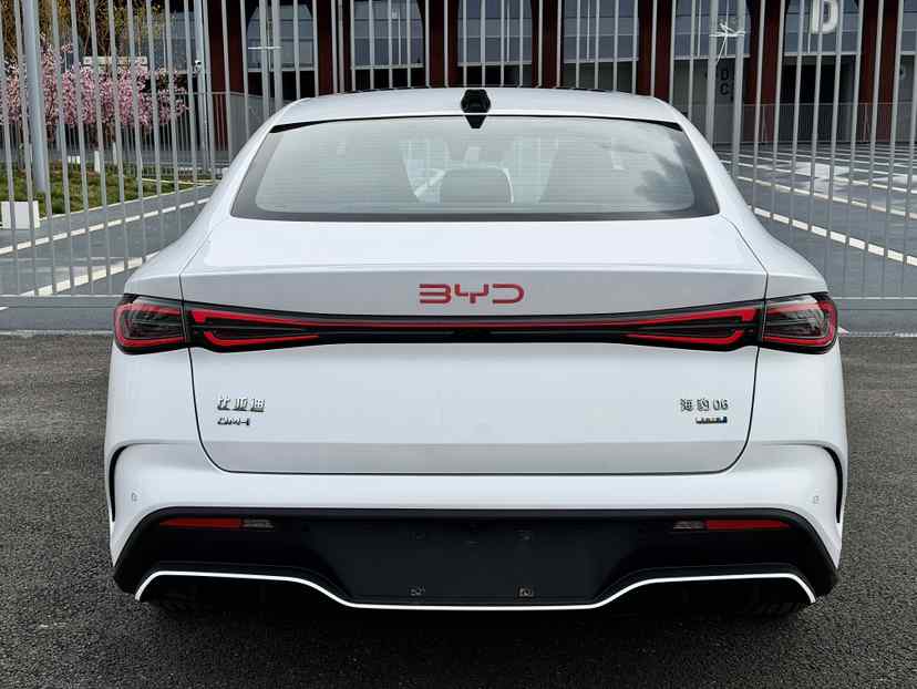 比亚迪 海豹06新能源 2025款 DM-i 智驾版 120KM尊享型(4)
