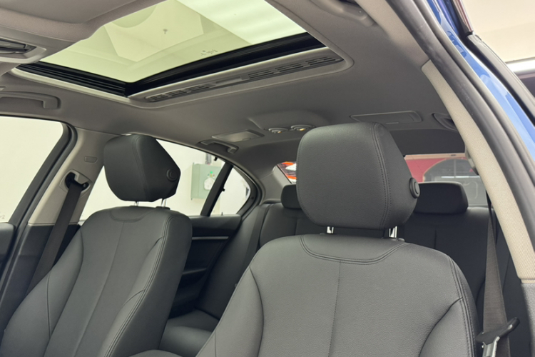 宝马3系 2017款 320Li M运动型局部细节22