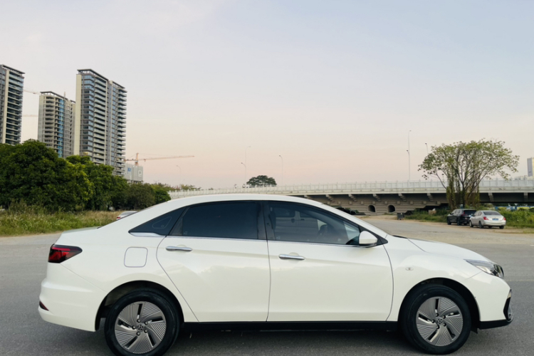 启辰D60EV 2023款 PLUS 舒适版SI型车身外观6006