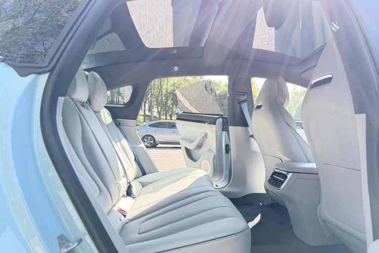 鸿蒙智行 智界S7 2024款 Pro 后驱长航版中控内饰7004