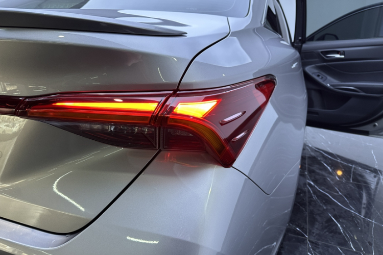 丰田 亚洲龙 2019款 2.0L 豪华版 国VI车身外观6005