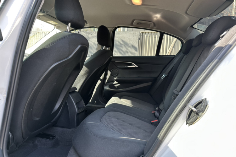 宝马1系 2017款 118i 时尚型中控内饰7004