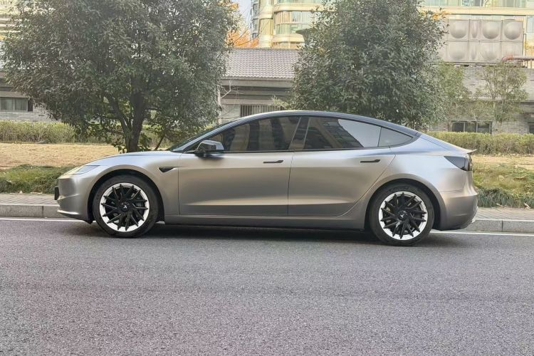 特斯拉 Model 3 2023款 后轮驱动版车身外观6006