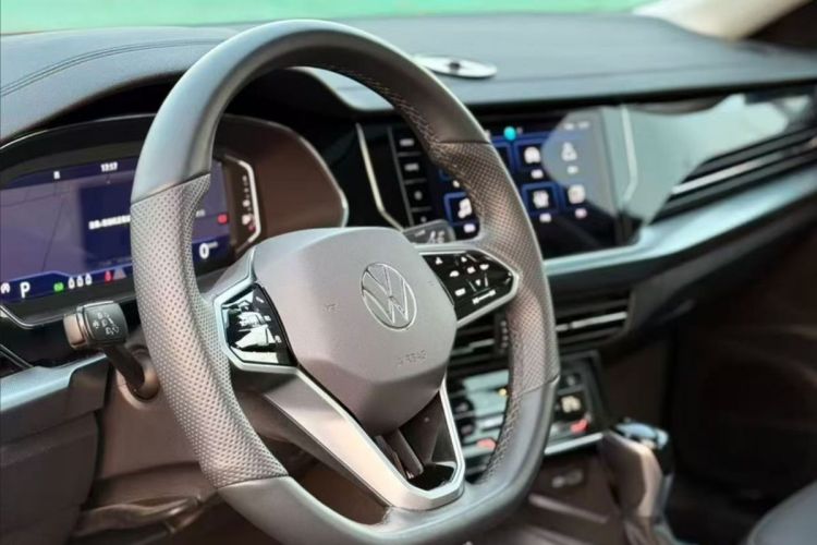 大众 帕萨特 2024款 380TSI 星空豪华版中控内饰7005