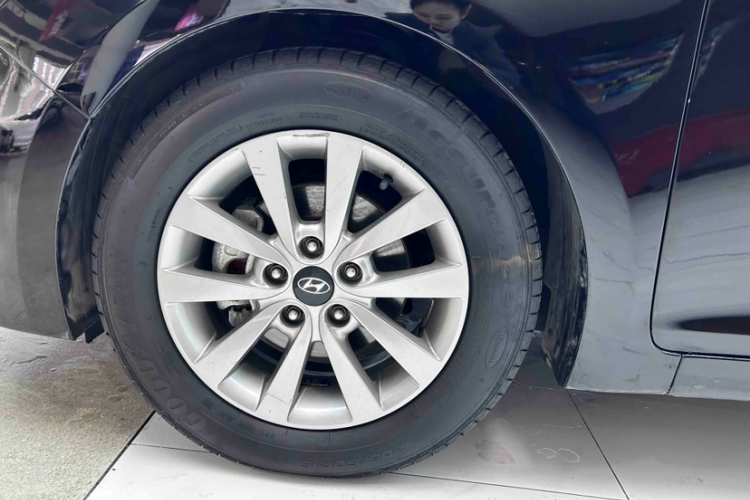 现代 名图 2014款 1.8L 自动智能型GLS局部细节9004