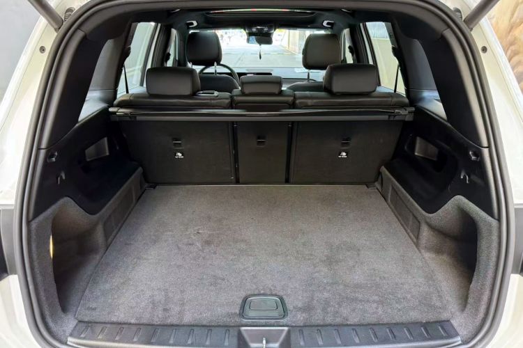 奔驰GLB 2024款 GLB 200 动感型中控内饰7007