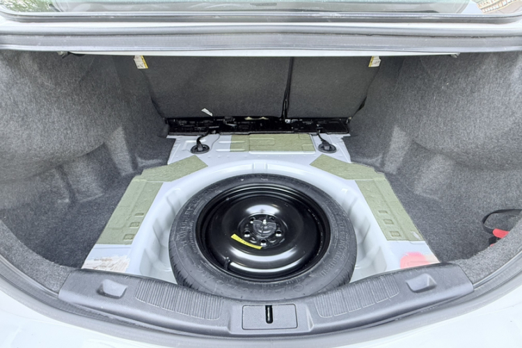 福特 蒙迪欧 2020款 EcoBoost 180 时尚型中控内饰7003