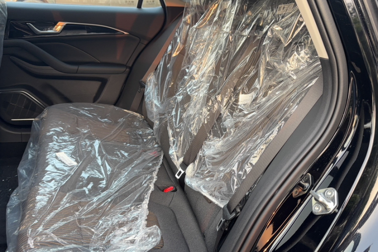 奔腾B70 2025款 龙耀版 1.5T 质享型中控内饰7006