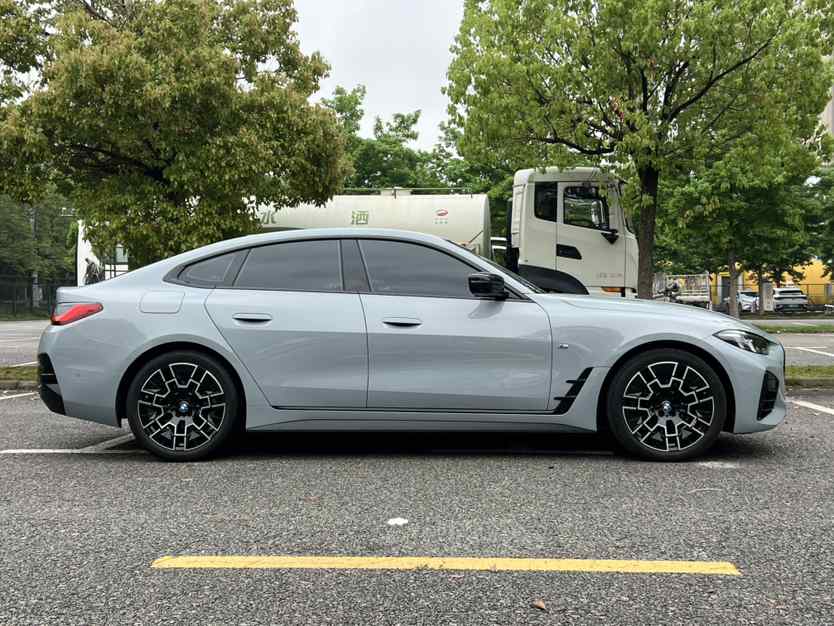 宝马4系 2024款 430i Gran Coupe M运动曜夜套装(4)