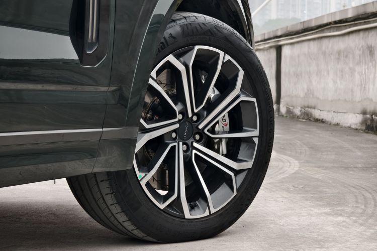 领克09 EM-P 2024款 2.0TD EM-P 四驱HALO 六座局部细节9003