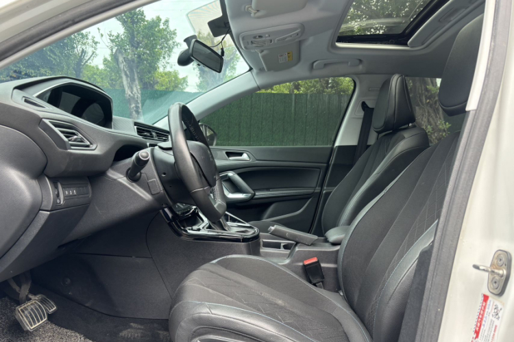 标致308 2016款 1.6L 自动豪华版局部细节19