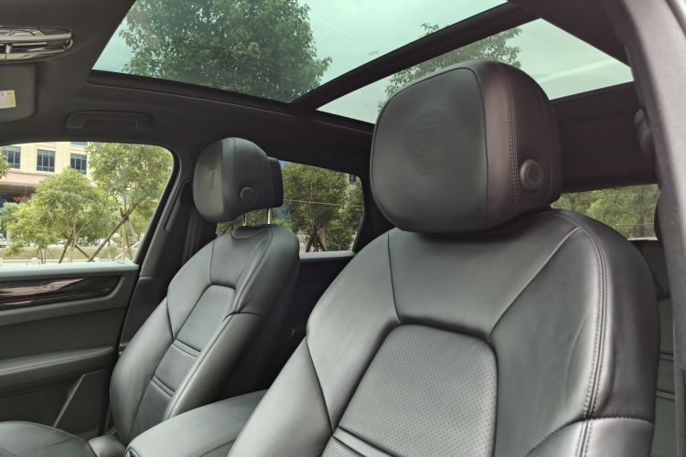 保时捷 Cayenne新能源 2019款 Cayenne E-Hybrid 2.0T中控内饰7004
