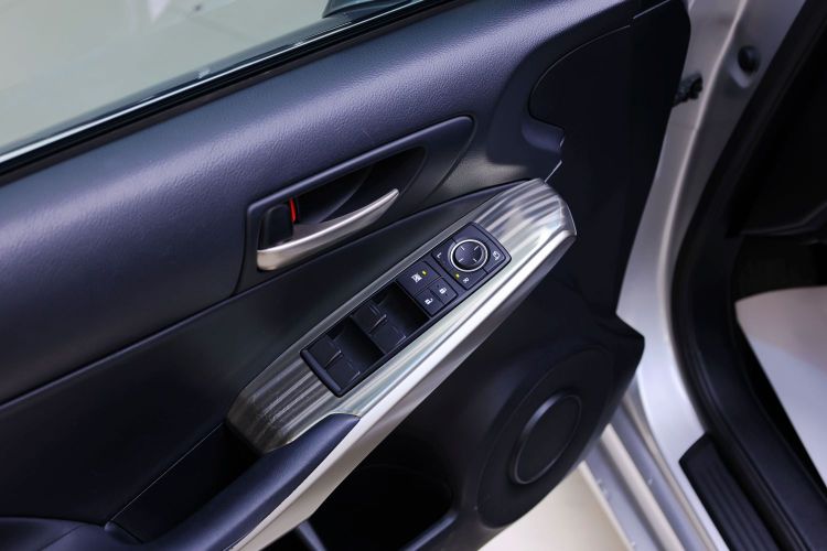 雷克萨斯IS 2017款 300 锋尚版中控内饰7002