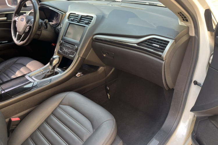 福特 蒙迪欧 2013款 2.0L GTDi200豪华型中控内饰7002