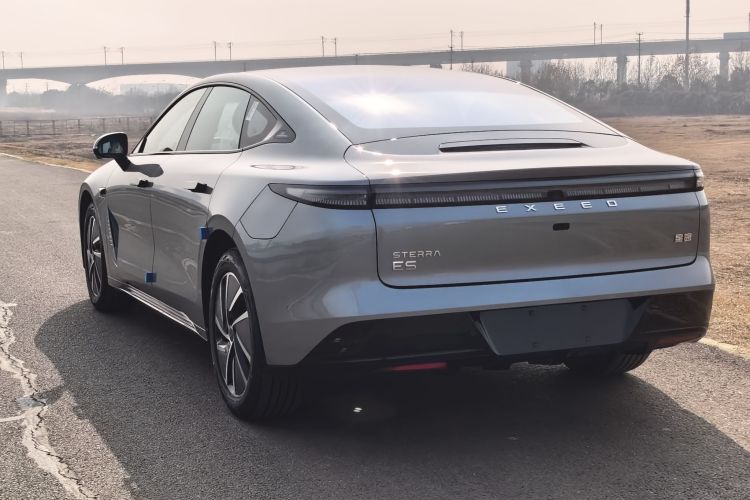 星途 星纪元 ES 2025款 增程 Pro 高速辅助驾驶车身外观6010