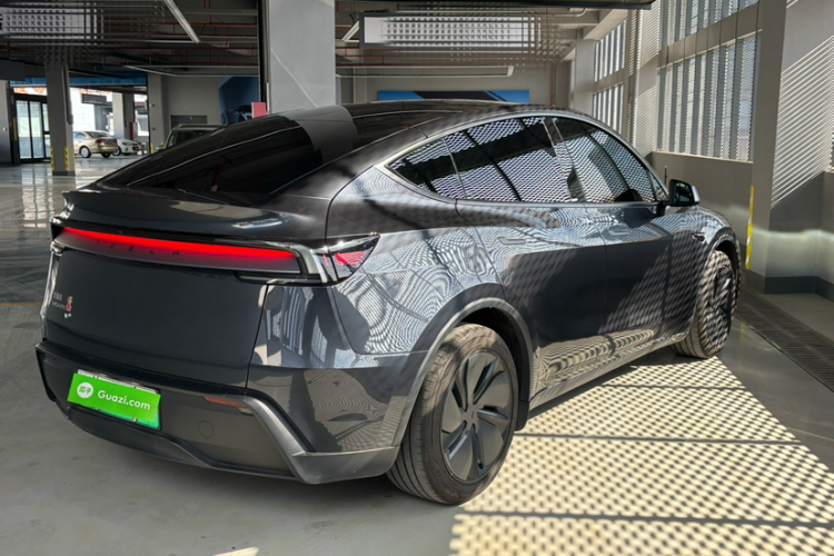 特斯拉 Model Y 2025款 后轮驱动版车身外观6012