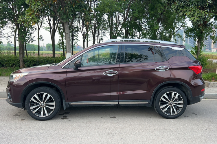 广汽传祺 传祺GS4 2015款 200T G-DCT豪华版车身外观6005