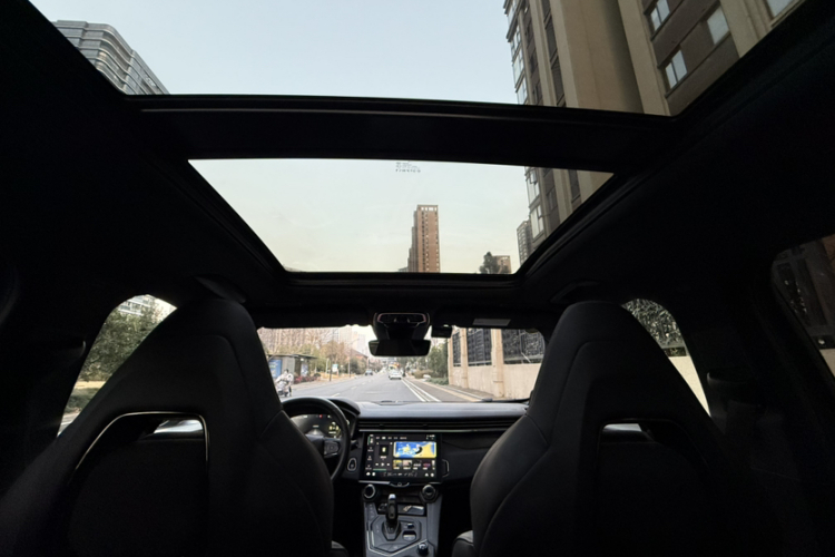 领克01 2021款 2.0TD 四驱劲Halo中控内饰7002