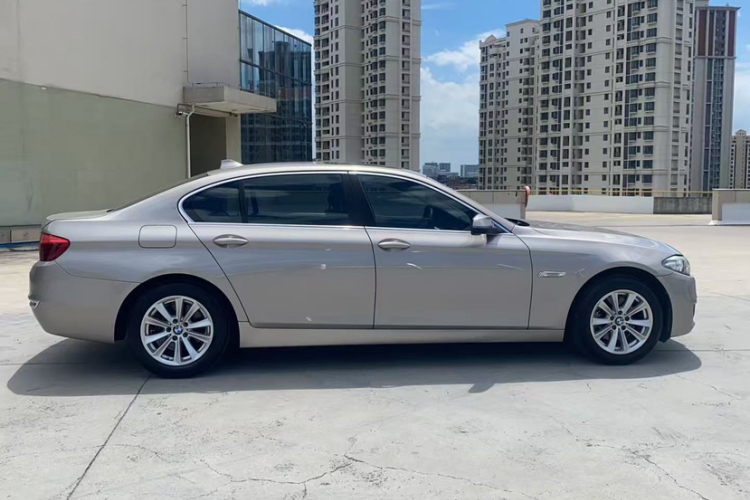 宝马5系 2014款 520Li 典雅型车身外观6003