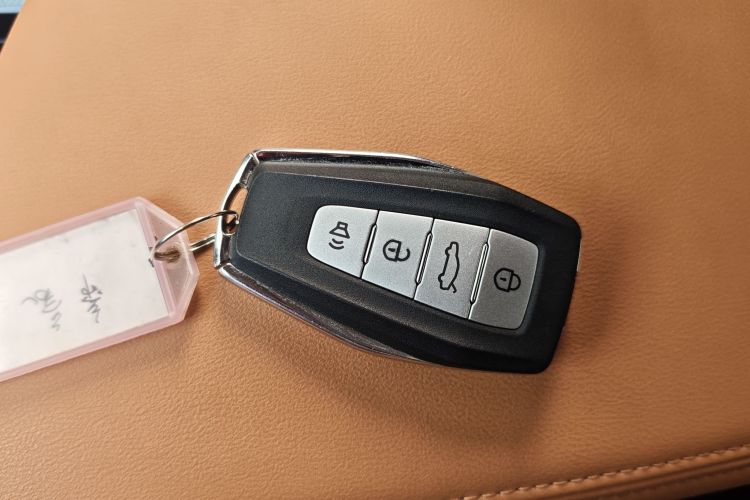 吉利汽车 帝豪 2025款 第4代 1.5L CVT旗舰型中控内饰7001