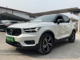 沃尔沃XC40 2020款 T4 四驱智雅运动版