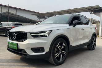 沃尔沃XC40 2020款 T4 四驱智雅运动版