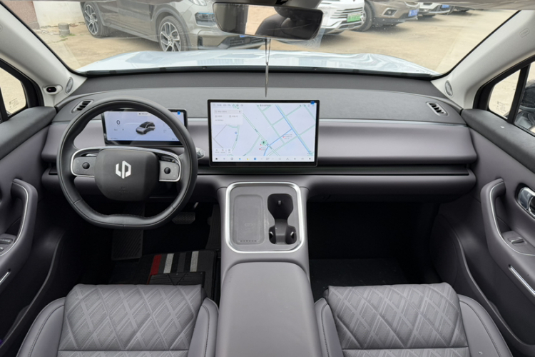 零跑汽车 零跑C16 2026款 纯电 630激光雷达智尊版 5座中控内饰7004