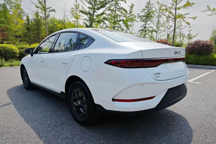 比亚迪 秦PLUS 2025款 DM-i 智驾版 55KM领先型车身外观6002