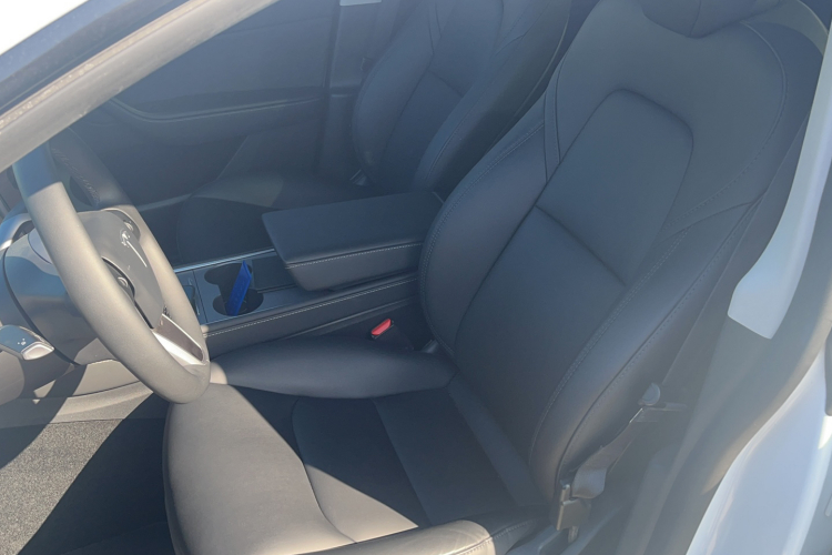 特斯拉 Model Y 2023款 长续航全轮驱动版局部细节19