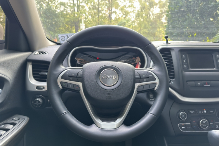 Jeep 自由光 2016款 2.4L 领先版中控内饰7005