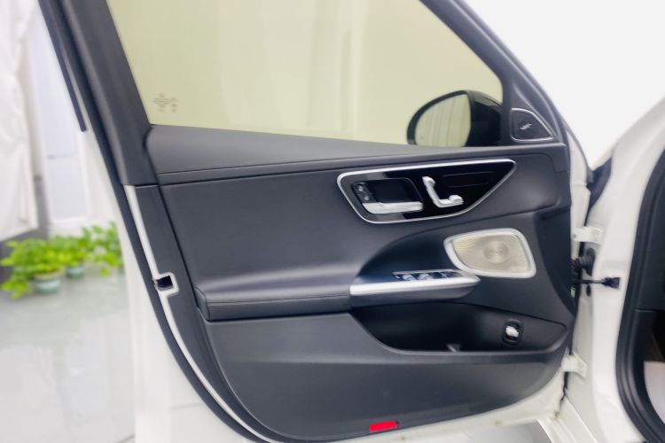 奔驰C级 2024款 C 260 L 皓夜运动版中控内饰7010