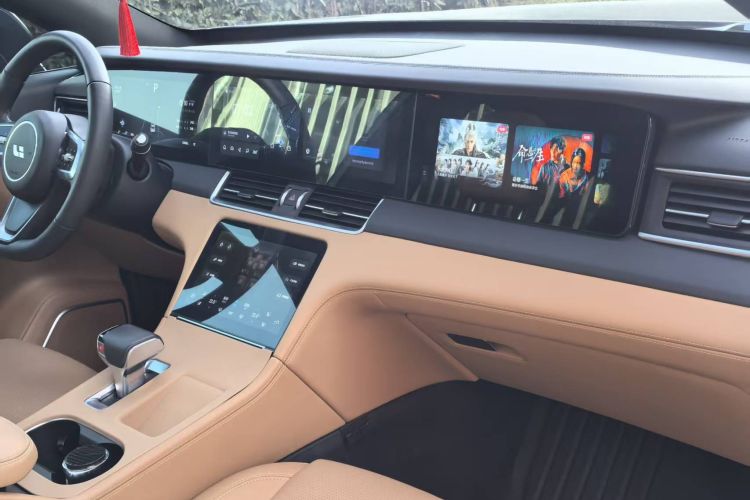 理想汽车 理想ONE 2021款 增程6座版中控内饰7007