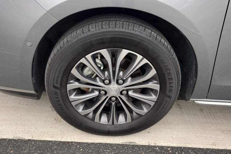 别克GL8 2022款 陆上公务舱 652T 智慧尊贵型车身外观6003