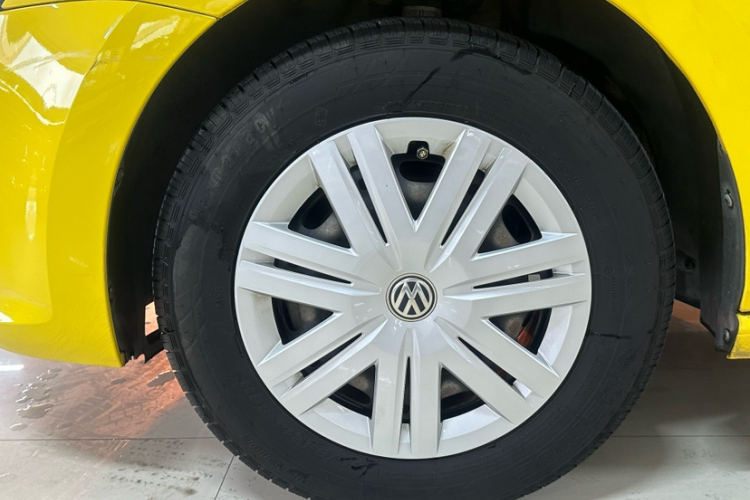 大众 Polo 2016款 1.4L 手动风尚型中控内饰7014