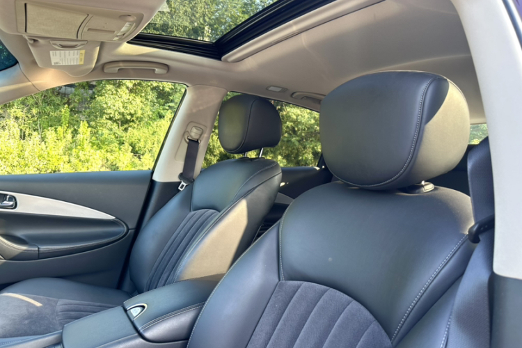 英菲尼迪QX50 2015款 2.5L 舒适版局部细节57