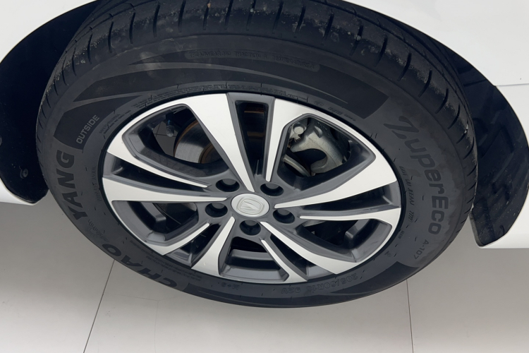 长安 逸动 2022款 PLUS 1.6L GDI 手动豪华型车身外观6007