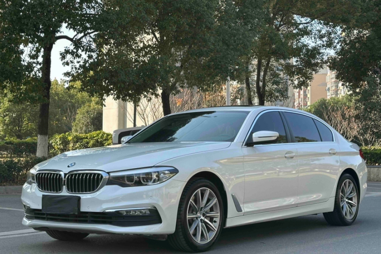 宝马5系 2018款 528Li 上市特别版车身外观6009