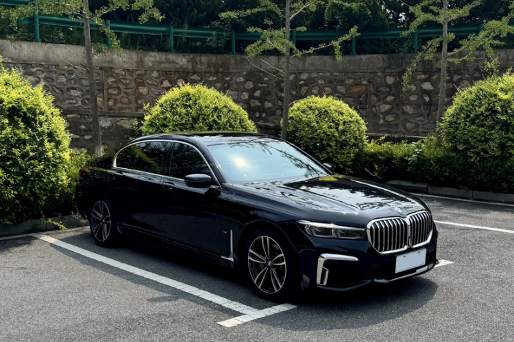 宝马7系 2021款 730Li M运动套装车身外观6001