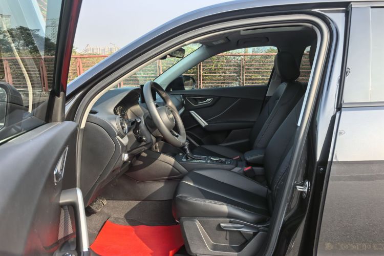 奥迪Q2L 2020款 35 TFSI 进取动感型中控内饰7001