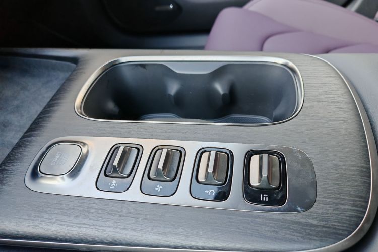 小米汽车 小米SU7 2024款 后驱超长续航高阶智驾Pro版中控内饰7009