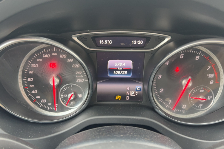 奔驰CLA 2018款 CLA 220 4MATIC中控内饰15