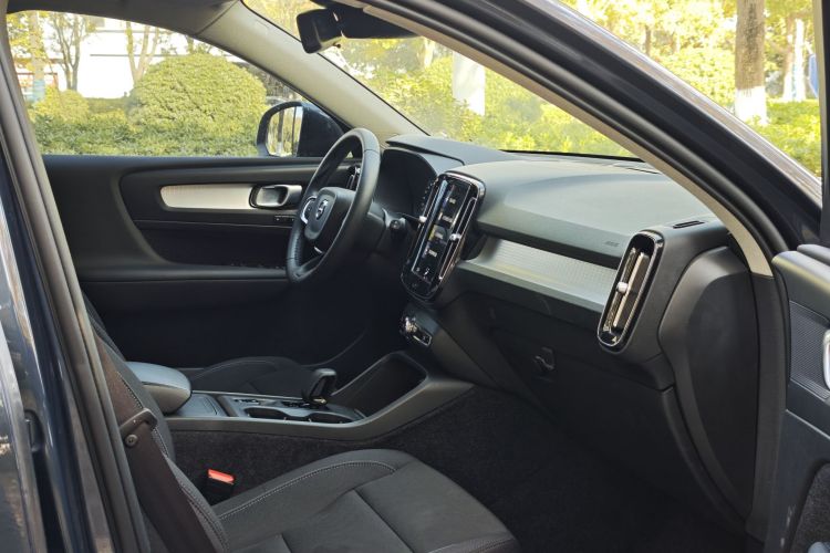 沃尔沃XC40 2022款 T4 四驱智行时尚版局部细节41