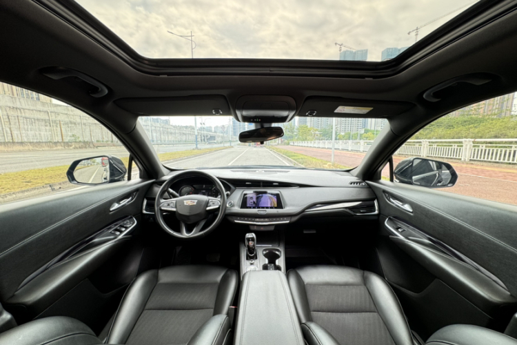 凯迪拉克XT4 2021款 28T 两驱技术型中控内饰7002