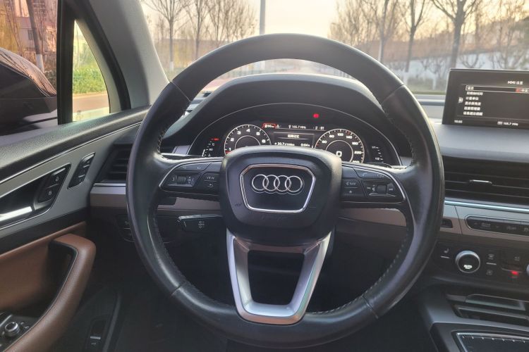 奥迪Q7 2018款 40 TFSI 舒适型中控内饰7005