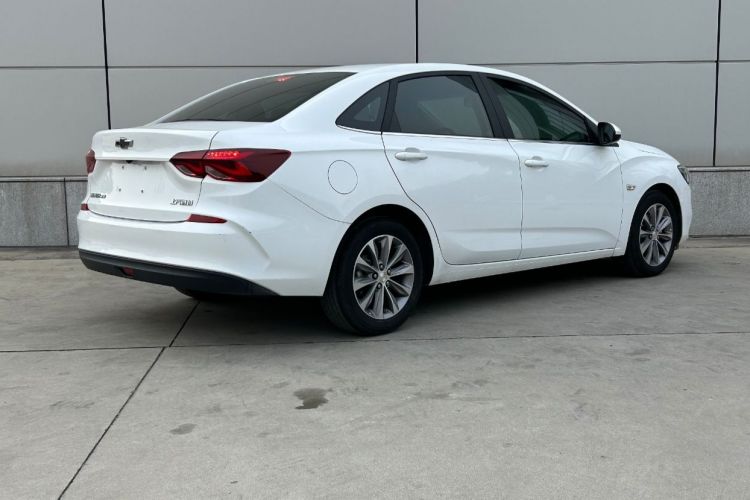 雪佛兰 科鲁泽 2022款 320 自动悦享天窗版车身外观6008