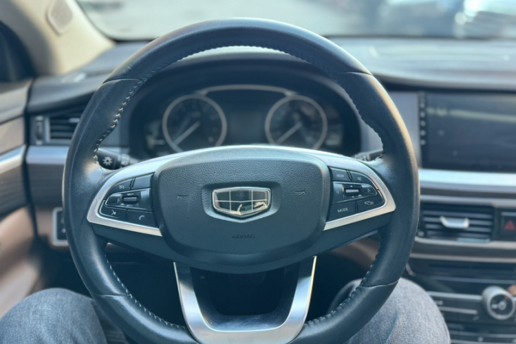 吉利汽车 博瑞 2017款 2.4L 尊雅型中控内饰7008