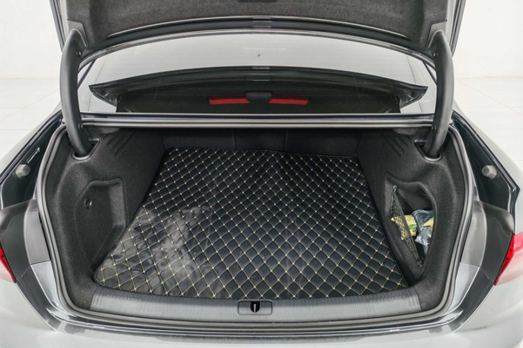 奥迪A4L 2025款 200万辆悦享版 40 TFSI 时尚动感型中控内饰7005